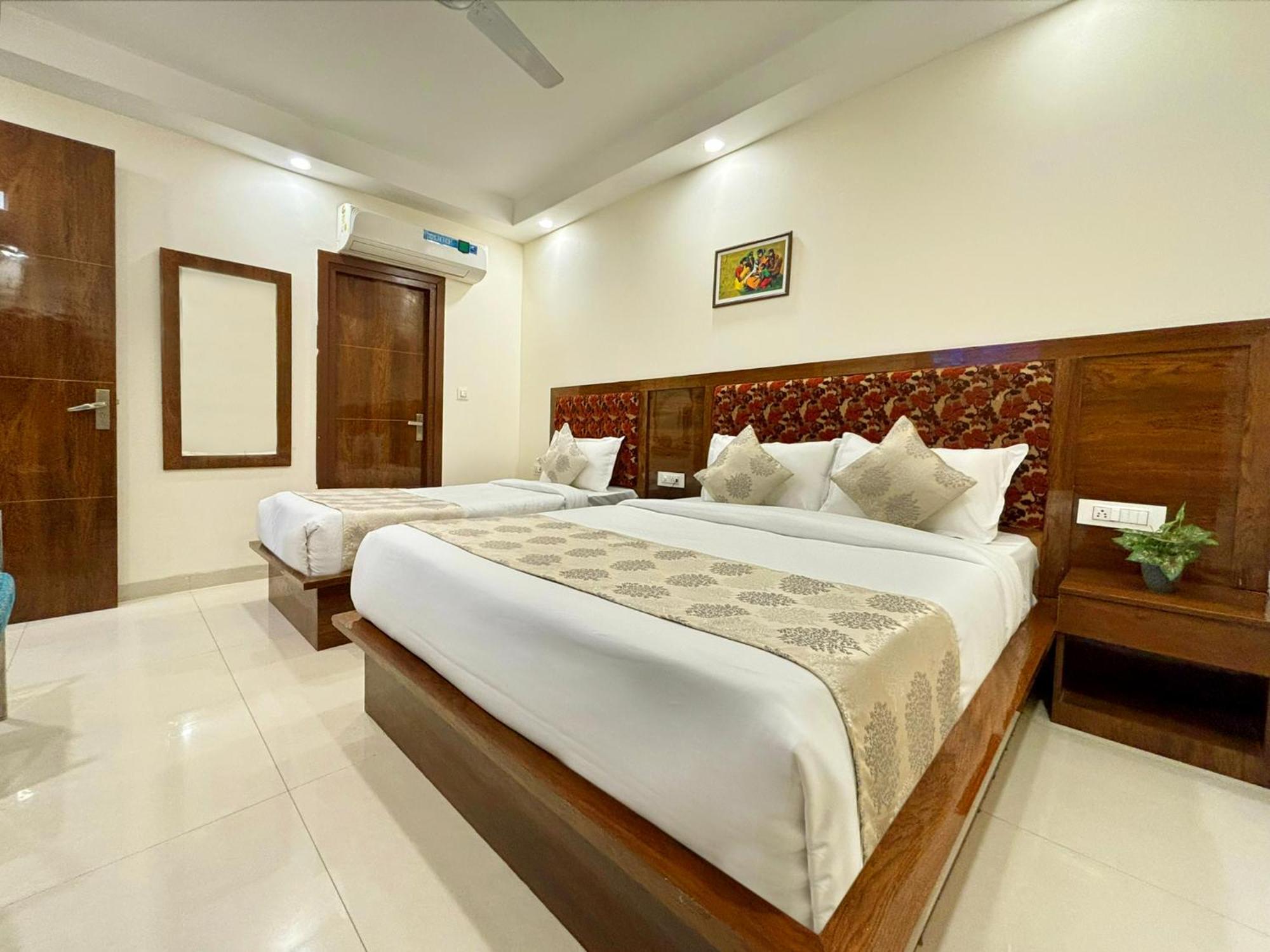 Hotel Emblem Suites- Near Delhi Airport Νέο Δελχί Εξωτερικό φωτογραφία