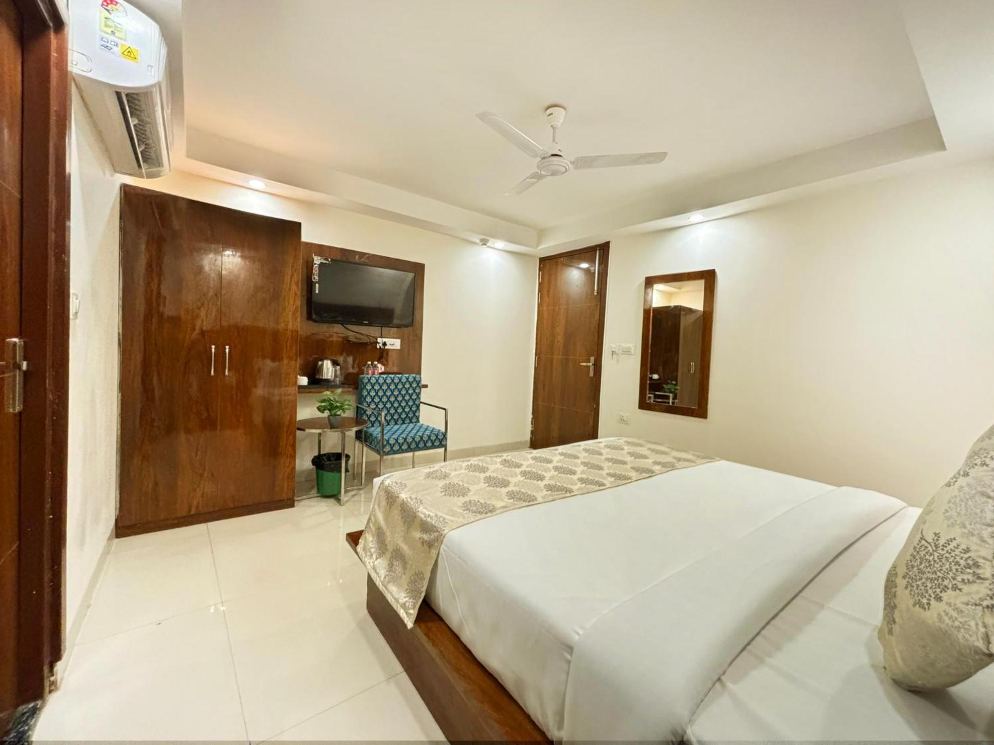 Hotel Emblem Suites- Near Delhi Airport Νέο Δελχί Εξωτερικό φωτογραφία