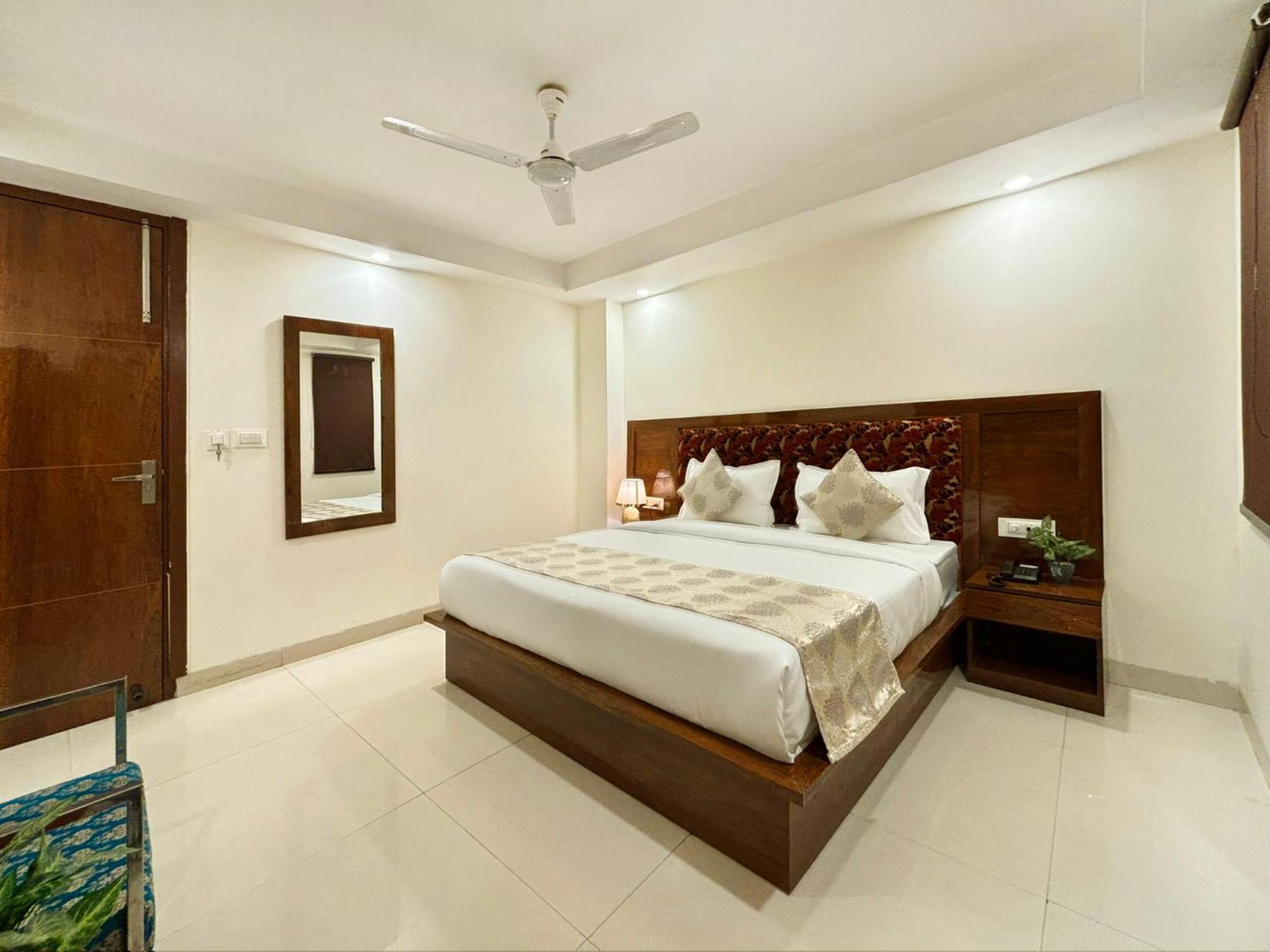 Hotel Emblem Suites- Near Delhi Airport Νέο Δελχί Εξωτερικό φωτογραφία